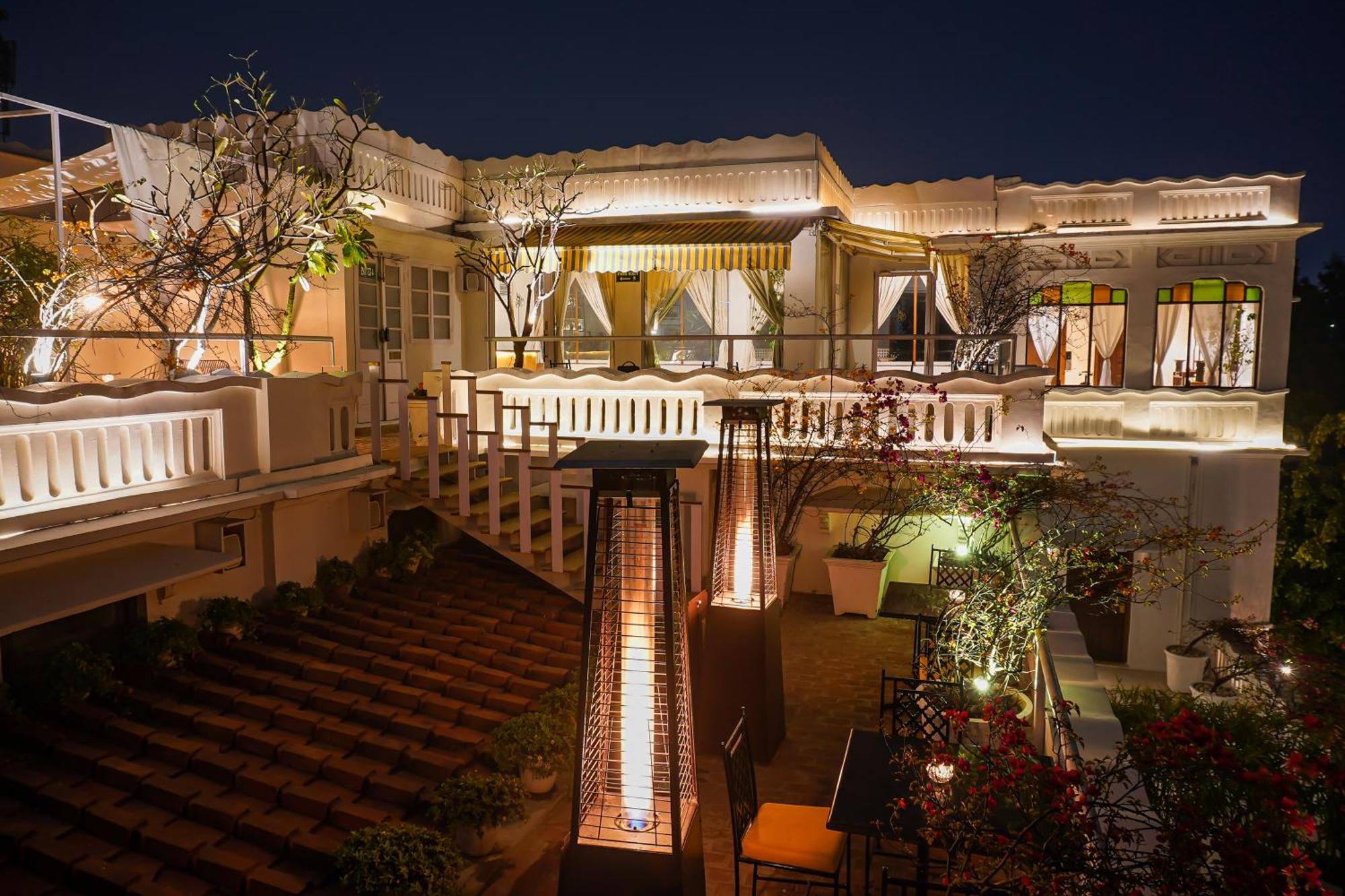 Saraca Hotel Lakhnaú Exteriér fotografie