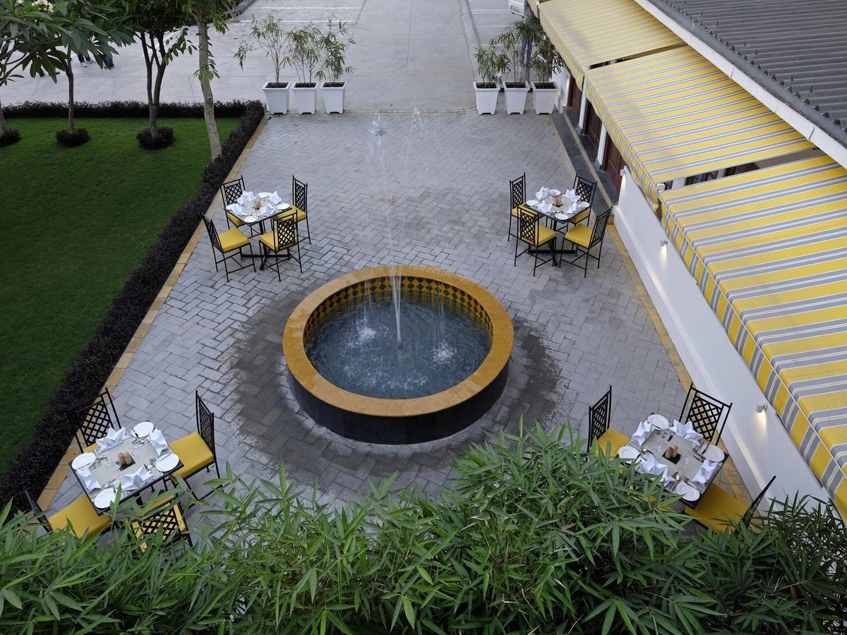 Saraca Hotel Lakhnaú Exteriér fotografie